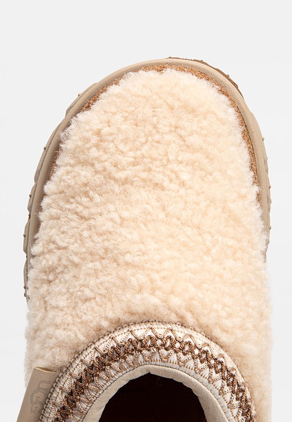 UGG VENTURE DAZE COZY