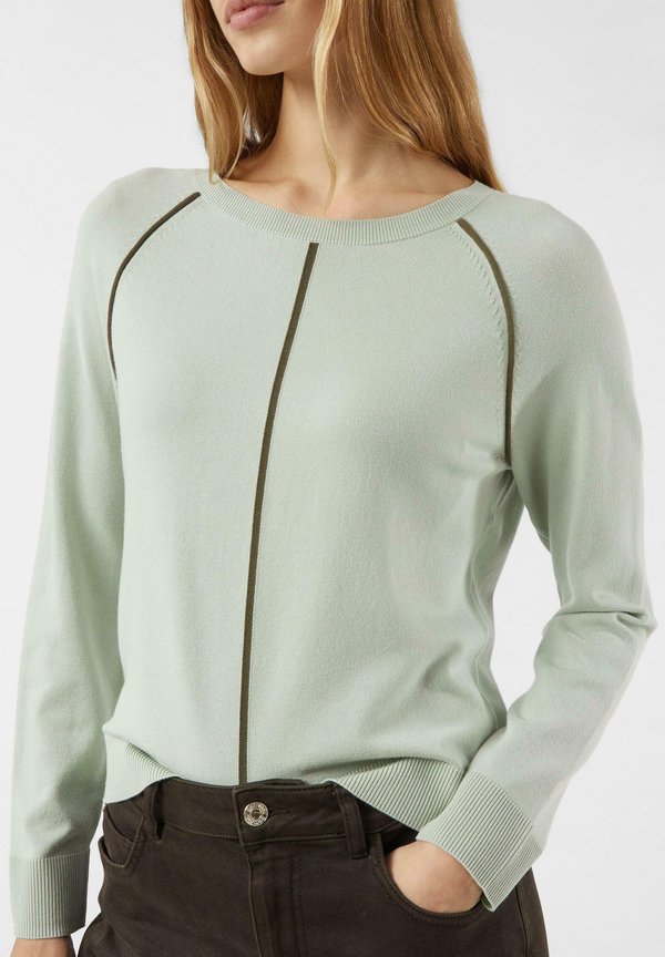 comma PULLOVER