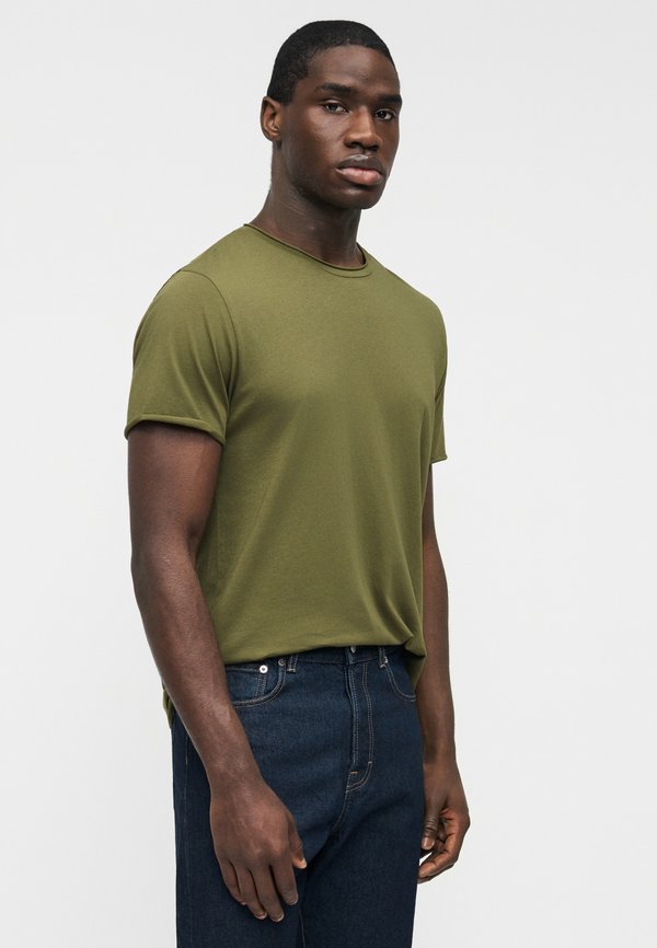 Filippa K ROLL NECK TEE