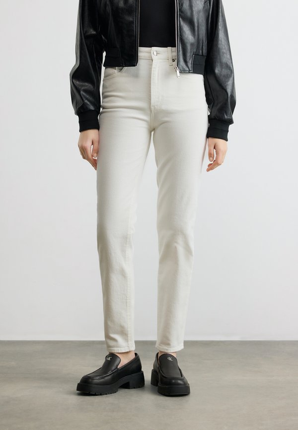 Calvin Klein Jeans MOM