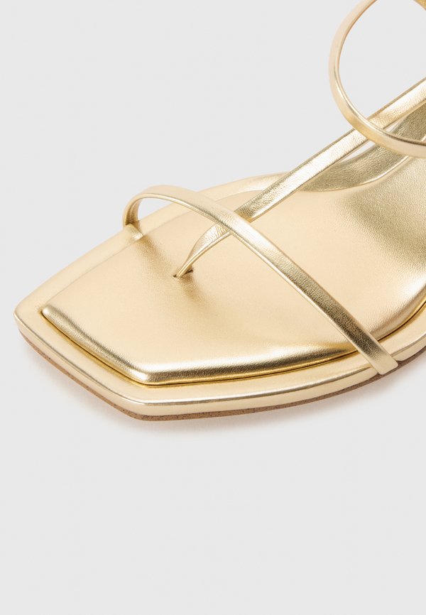 Steve Madden LOCKE