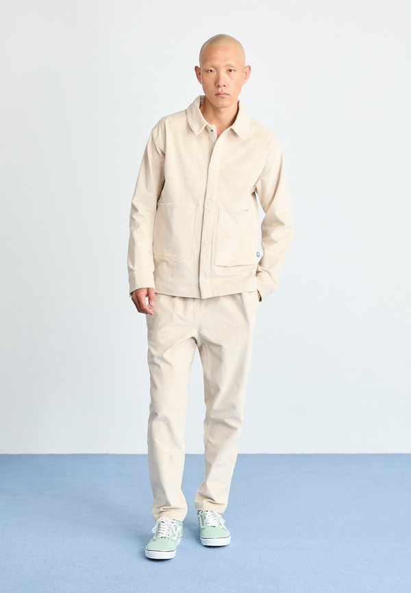 New Balance OVERSHIRT