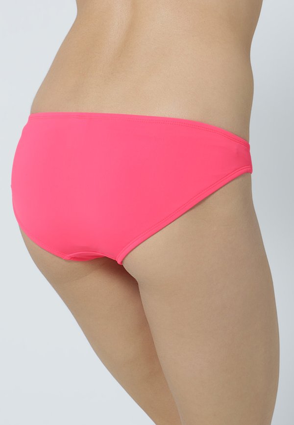 Beth Richards BOTTOM