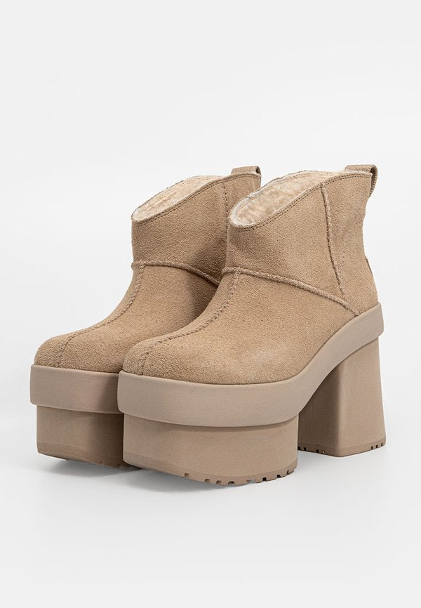 UGG
