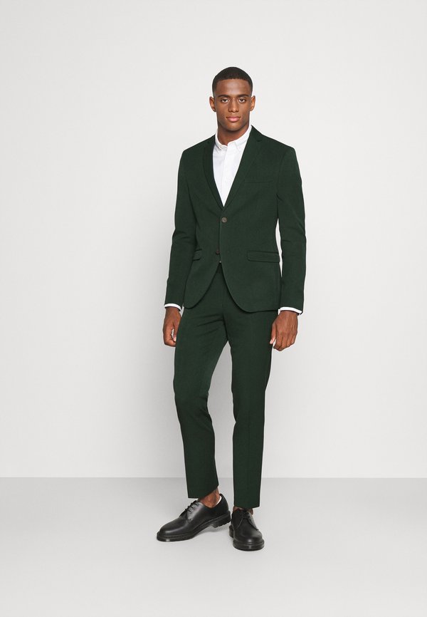 Isaac Dewhirst THE FASHION SUIT