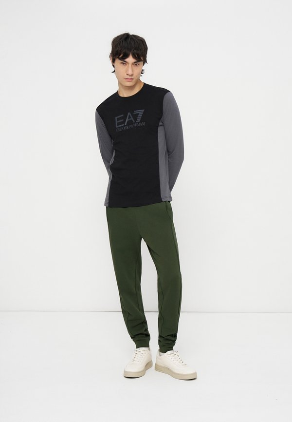 EA7 Emporio Armani