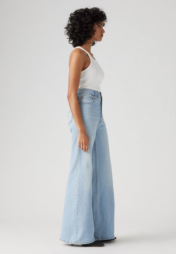 Levi's® RIBCAGE BELLS