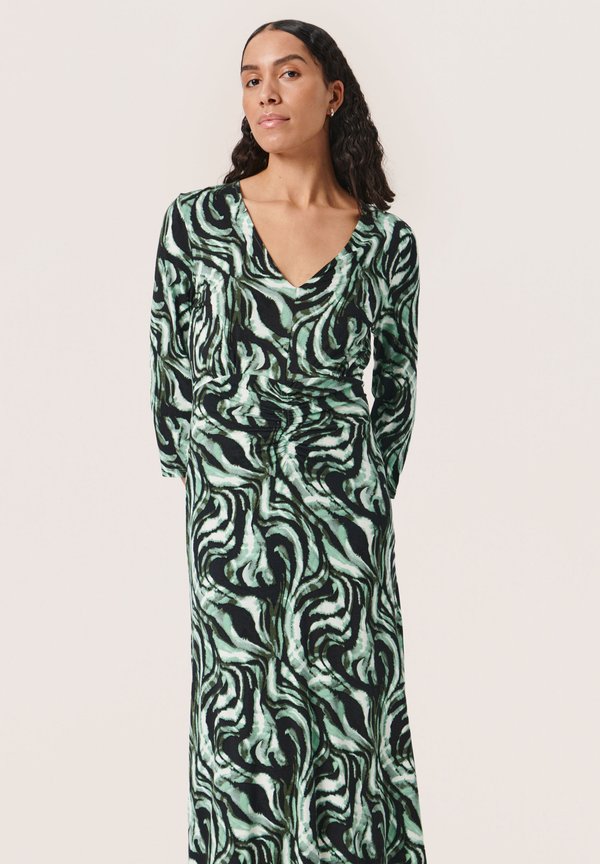Soaked in Luxury HANADI PRINTED V-NECK
