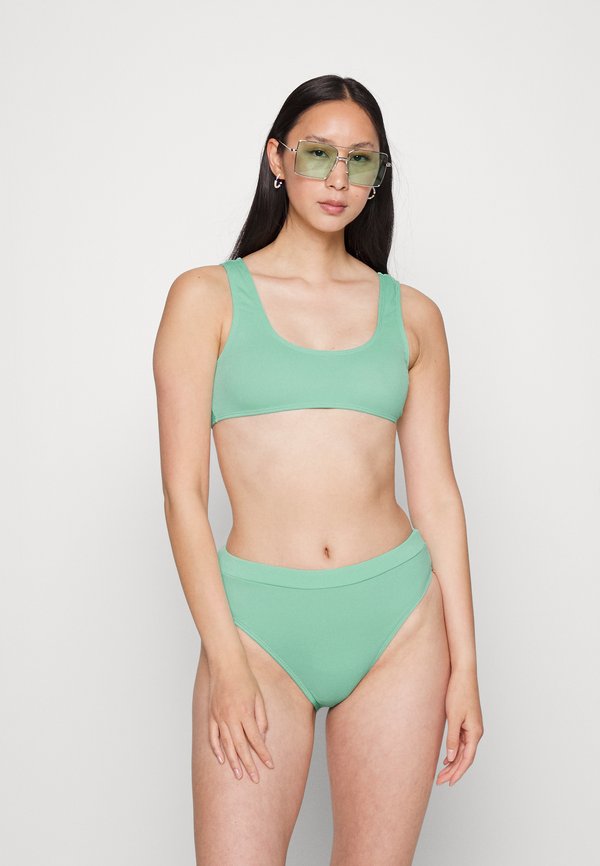 Missguided SPORT CROP TOP AND HIGH WAISTED BOTTOMS SET