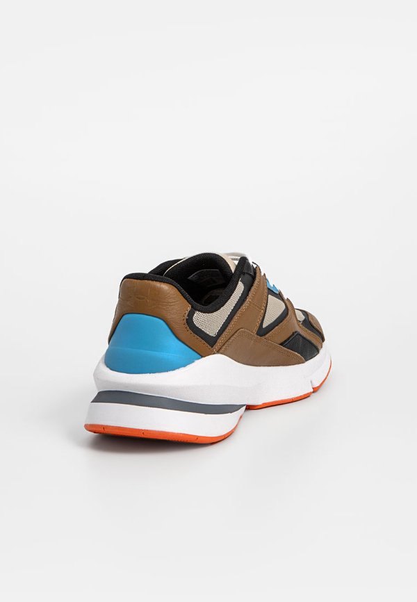 Under Armour FORGE 96