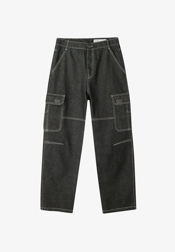 Bershka BAGGY CARGO - Loose Jeans - black