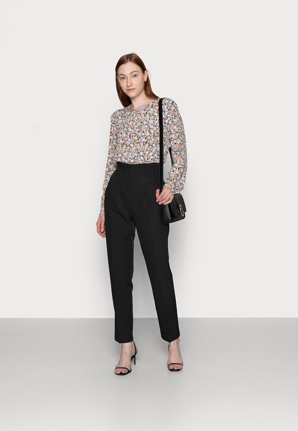 PIECES Tall PCINIS TOP