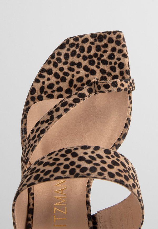 Stuart Weitzman LYLA