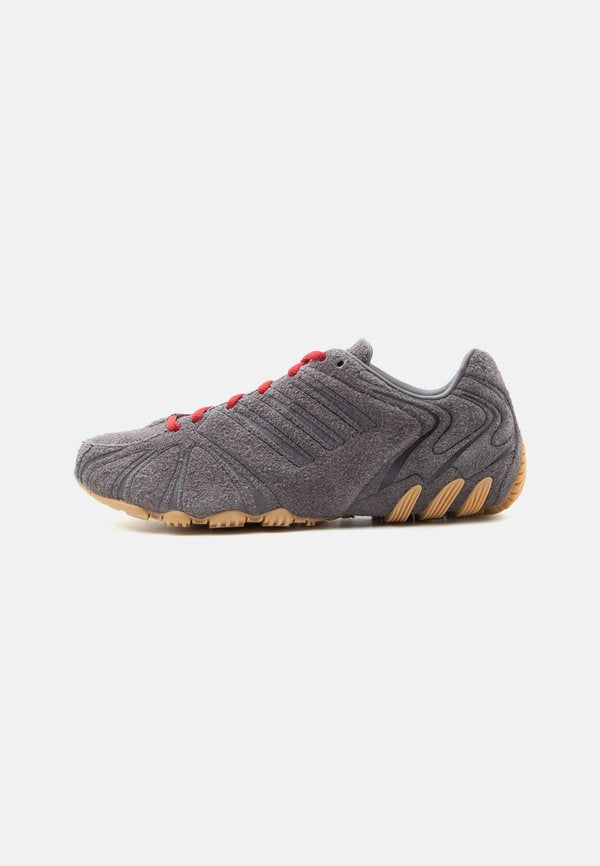 adidas Originals GHOST SPRINT - Trainers - grey strata/team victory red