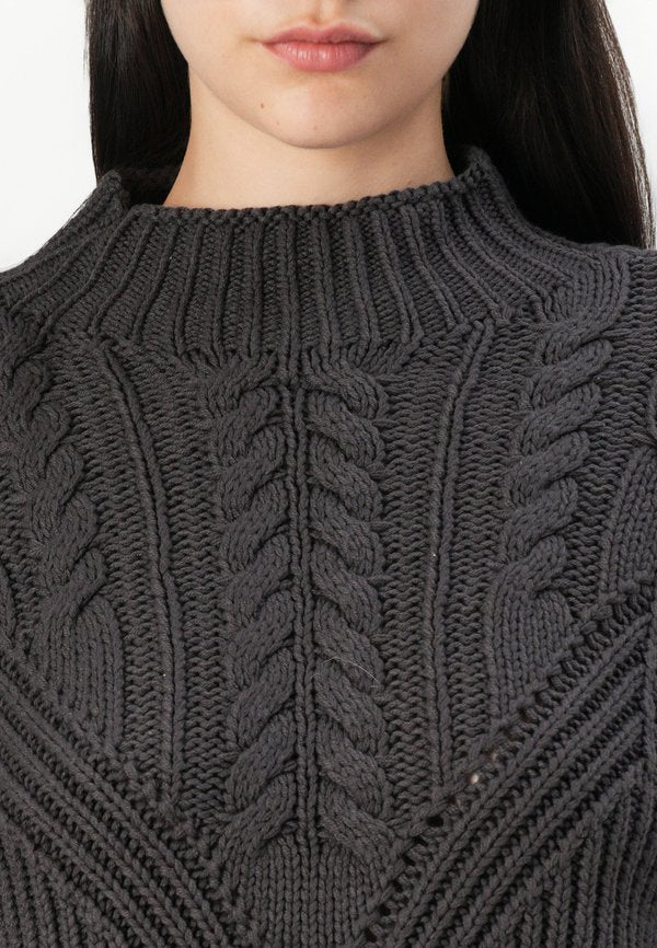 Noisy May Cable knit