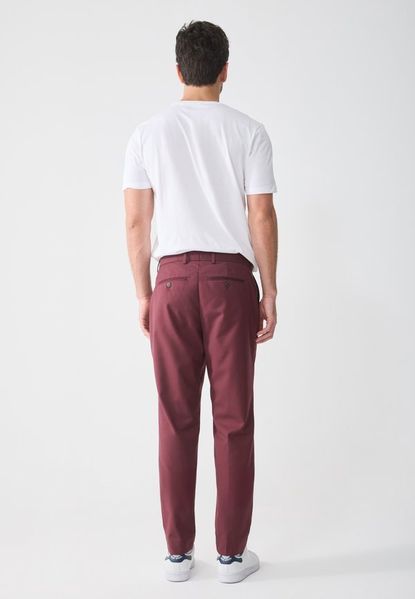 Pier One by Zalando