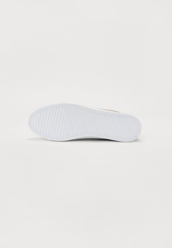 Pier One by Zalando