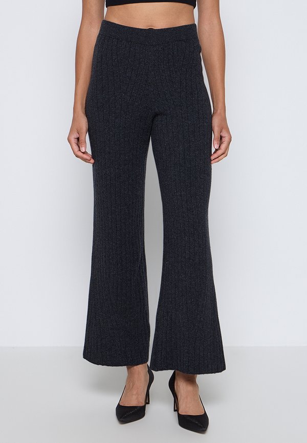 TWINSET