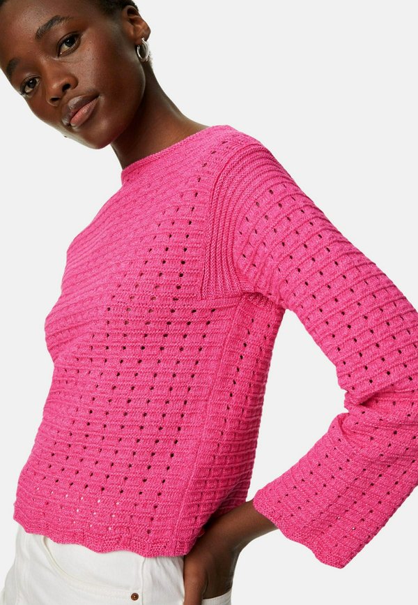 Marks & Spencer TEXTURED CREW NECK KNITTED