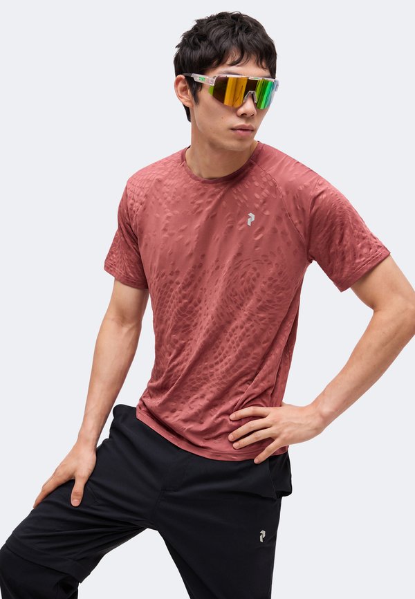 Peak Performance DISCOVER TEE