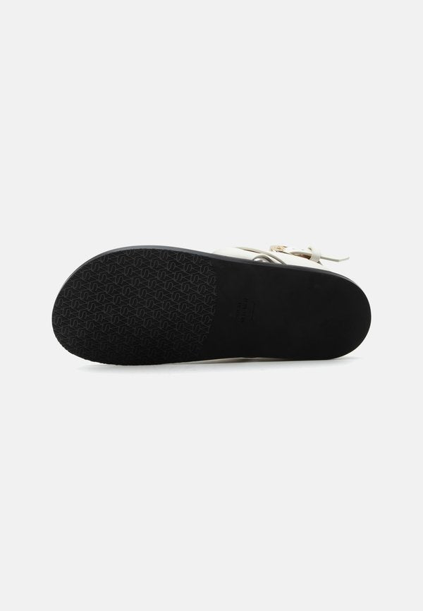 Stuart Weitzman MARYKATE