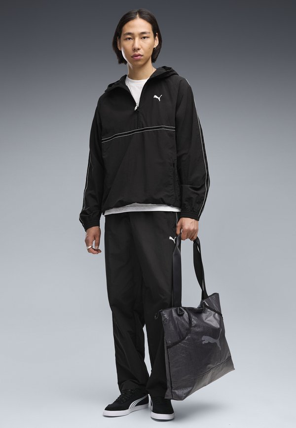 Puma PUMA CLASS RELAXED PINNACLE HOODIE MIT REISSVERSCHLUSS BIS ZUM HALS - Training jacket - black