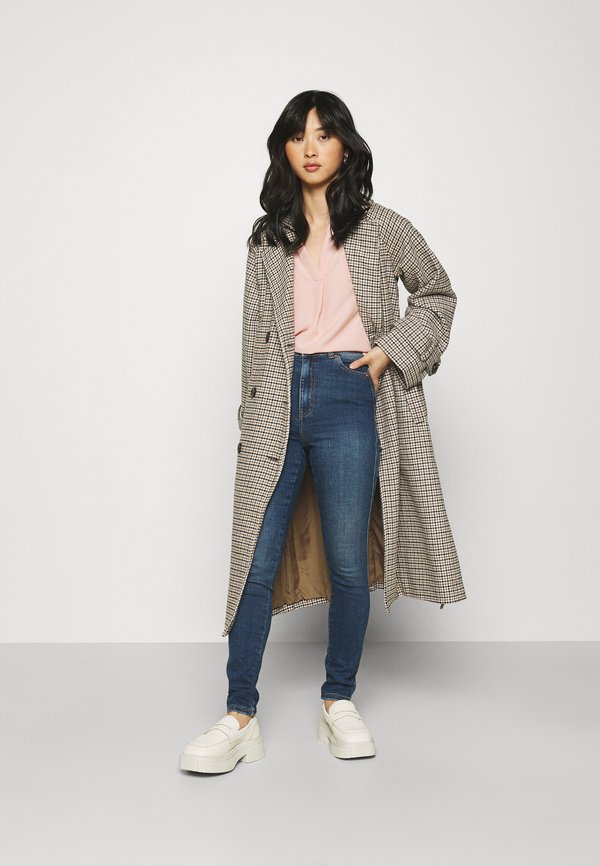 Dr.Denim Petite MOXY