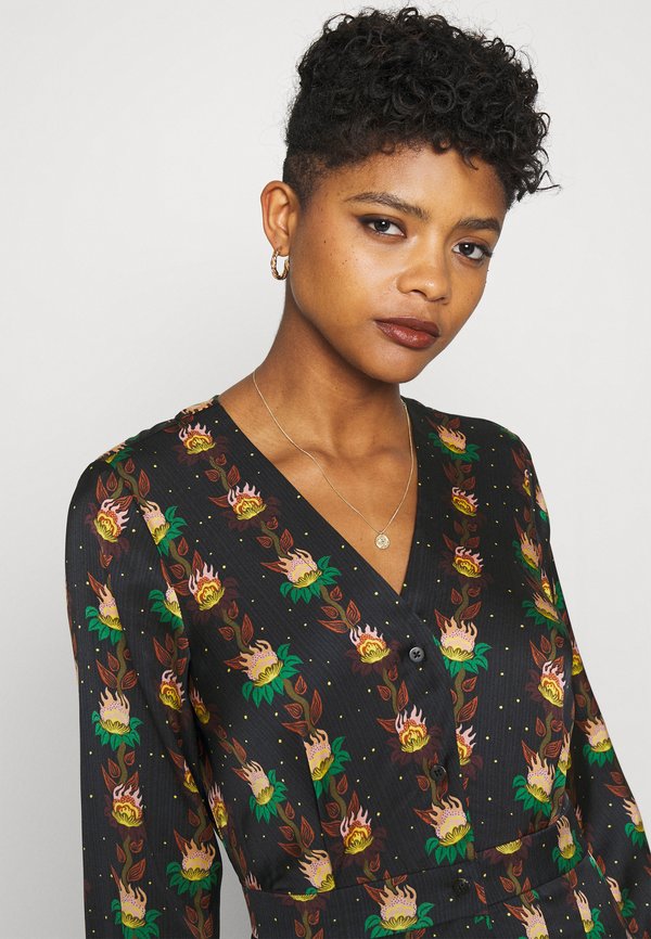 Scotch & Soda PRINTED V-NECK MIDI LENGTH DRESS WITH PLEATS