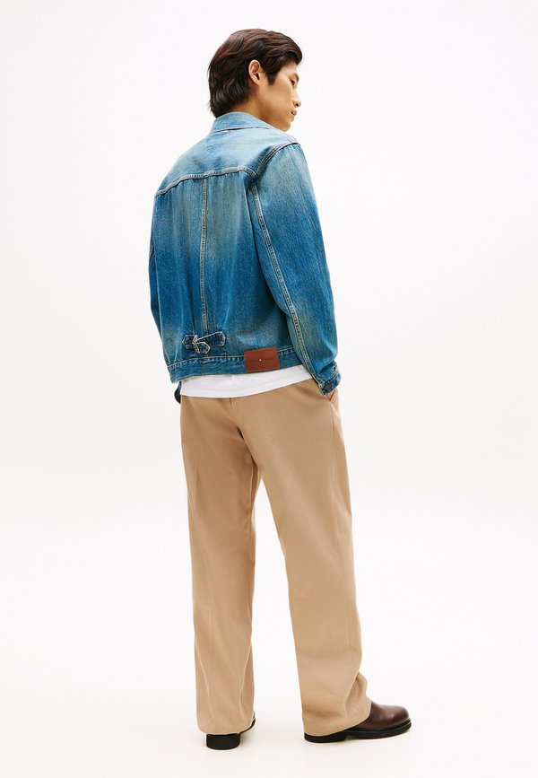 Tommy Hilfiger CINCH BACK DENIM TRUCKER JACKET