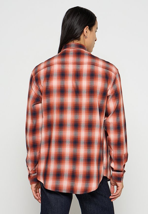 Armani Exchange LOOSE FIT