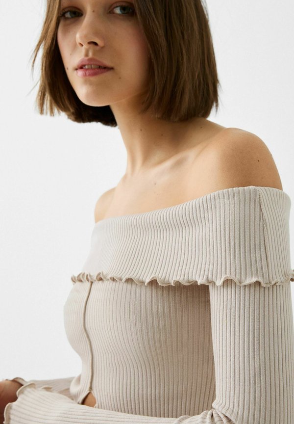Bershka LONG SLEEVE BARDOT NECK