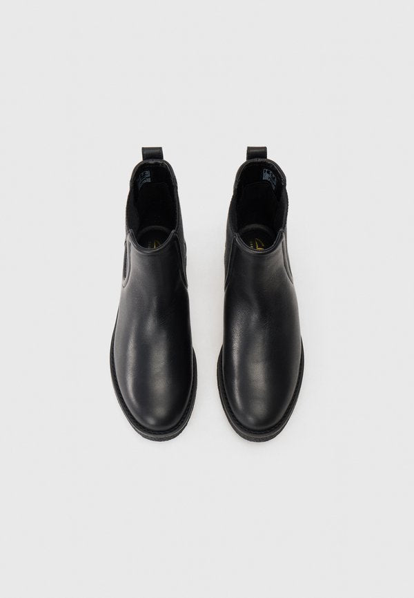 Clarks NELLA