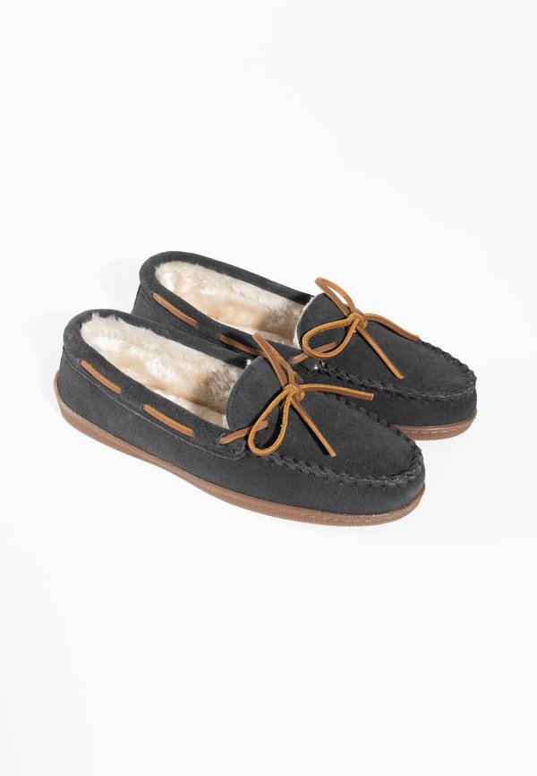 Minnetonka PILE LINED HARDSOLE