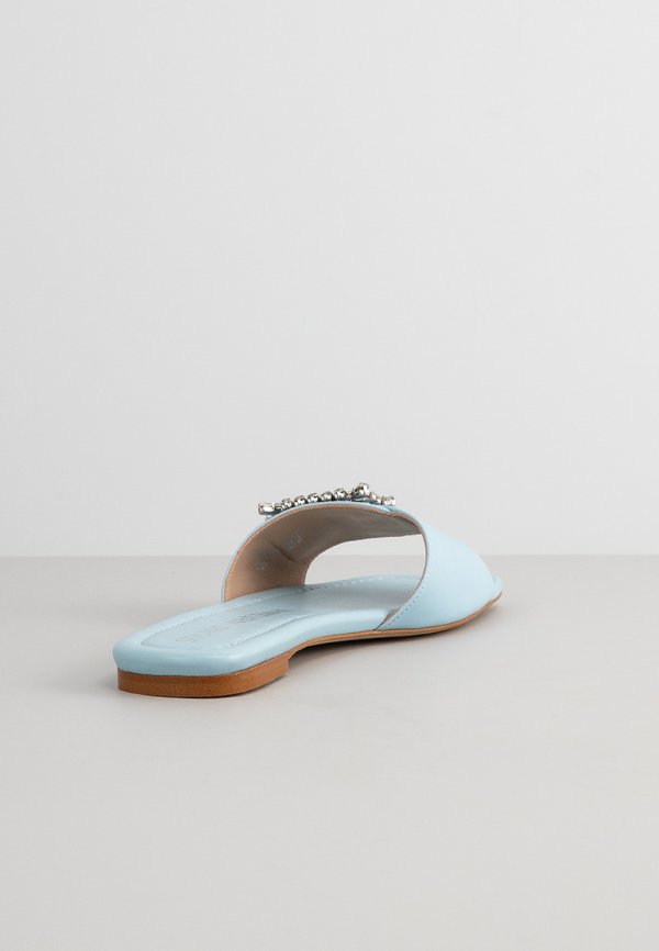 Stuart Weitzman