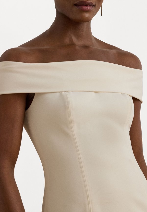 Lauren Ralph Lauren CREPE OFF-THE-SHOULDER GOWN