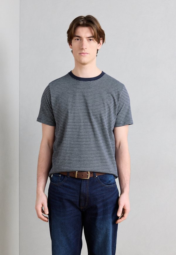 Lindbergh STRIPED O NECK TEE