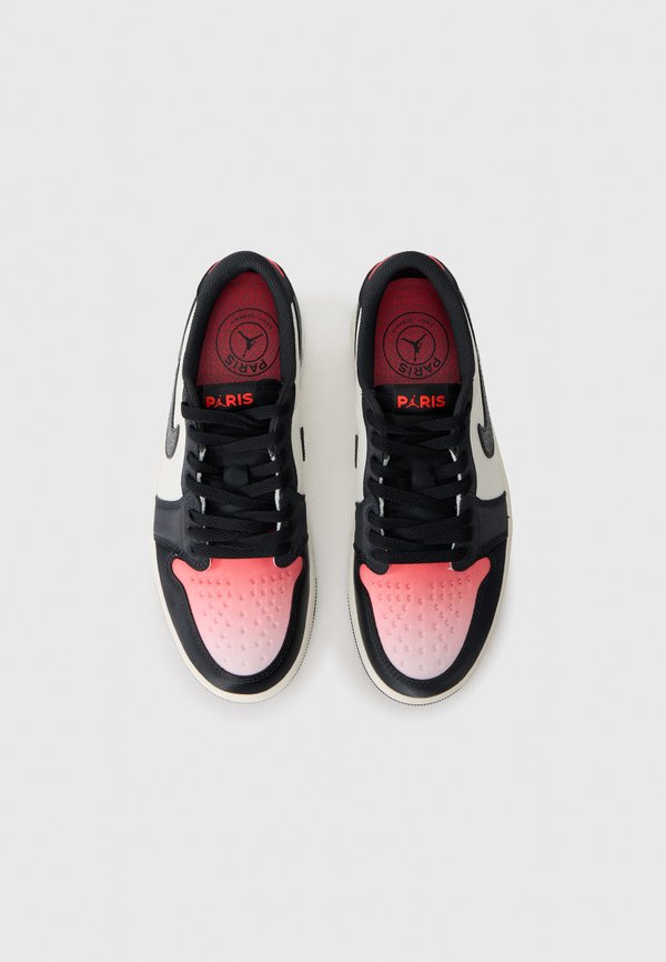 Jordan AIR JORDAN 1 RETRO