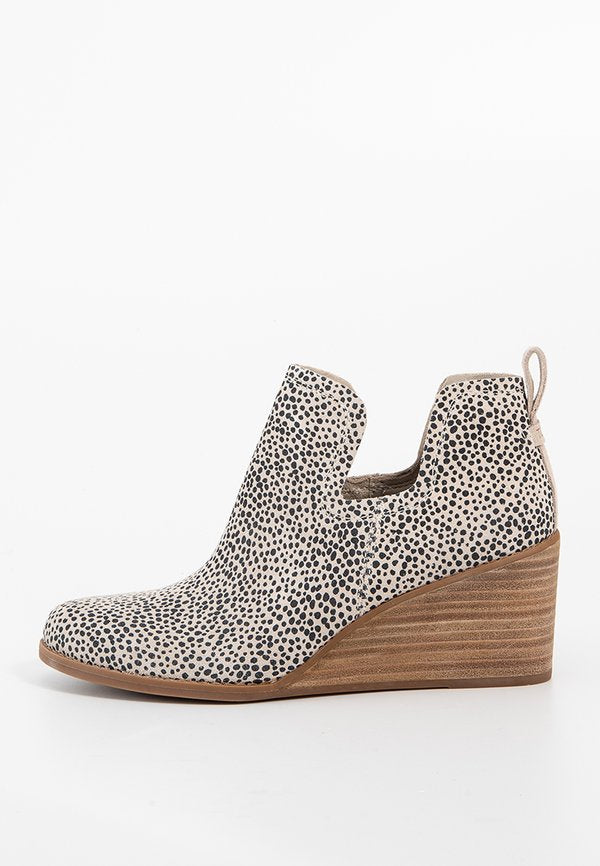 TOMS KALLIE