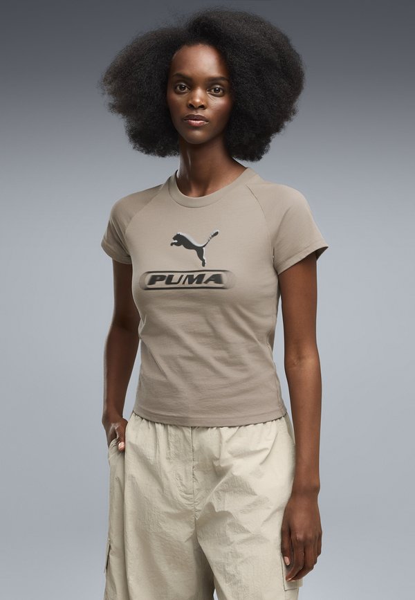 Puma PUMA SPORT SLIM GRAPHIC TEE - Print T-shirt - mouse gray