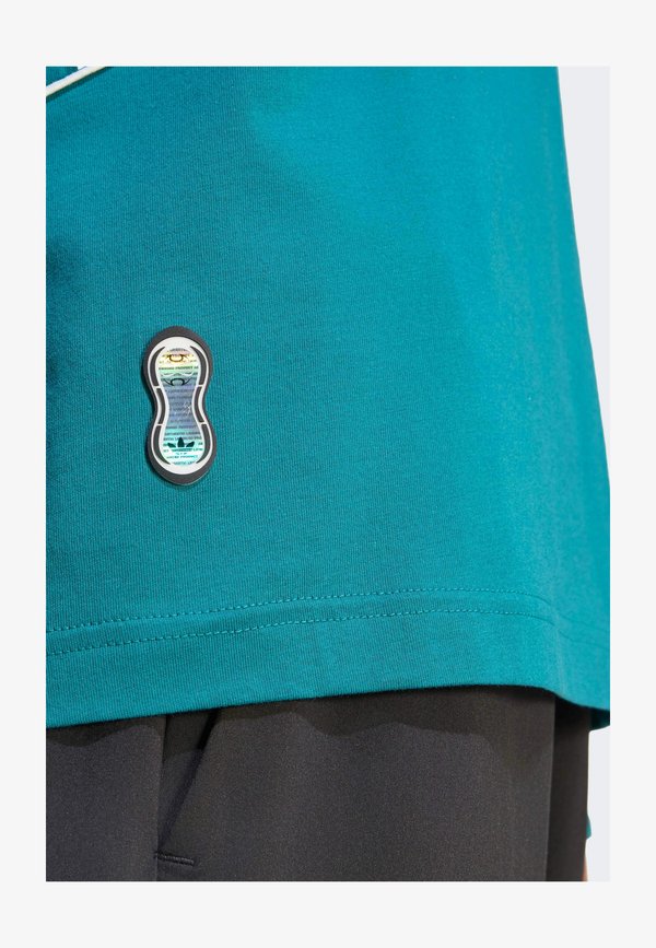 adidas Originals LFC LONGSLEEVE - Long sleeved top - real teal