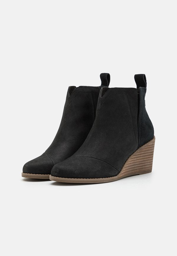 TOMS CLARE