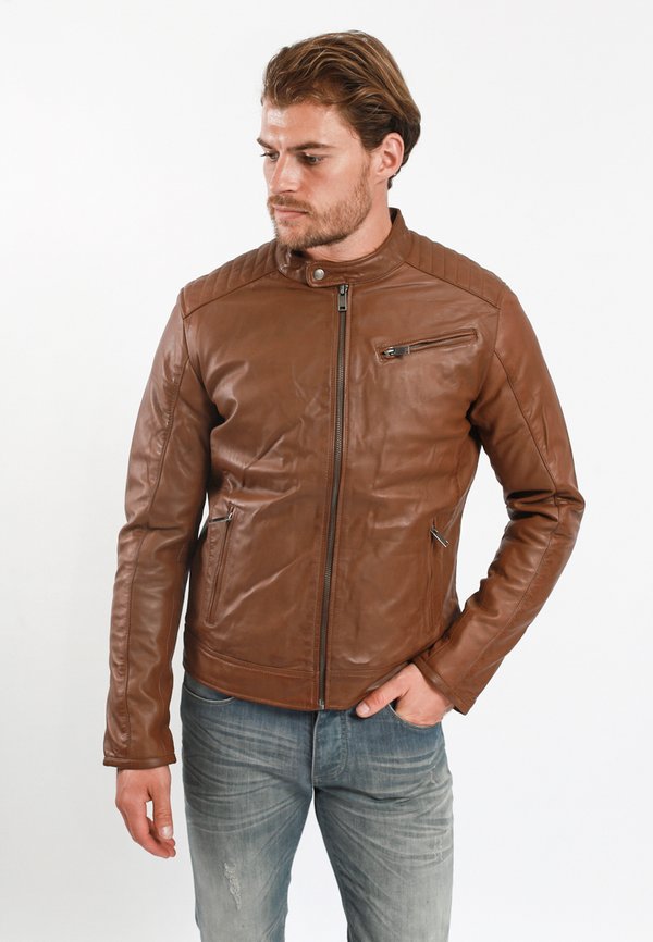 Lee Cooper