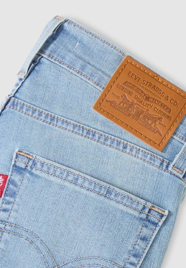 Levi's® 724® HIGH RISE STRAIGHT