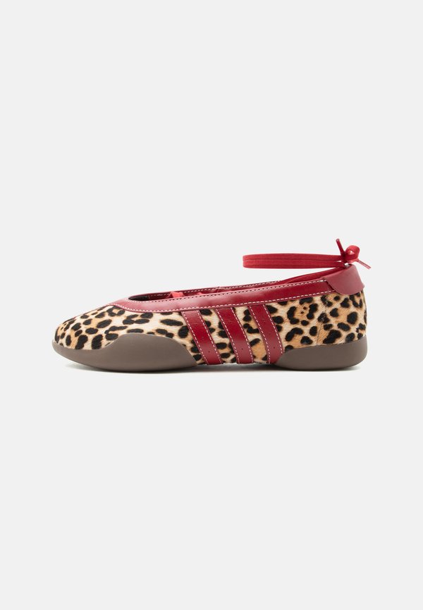 adidas Originals TAEKWONDO MEI - Ankle strap ballet pumps - off white/team victory red