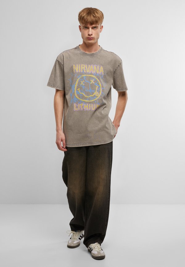 Upscale by Mister Tee LITHIUM