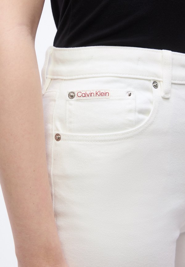 Calvin Klein Jeans MOM