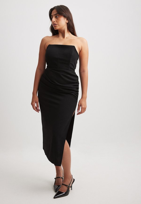 NA-KD MIT BANDEAU-KORSETT