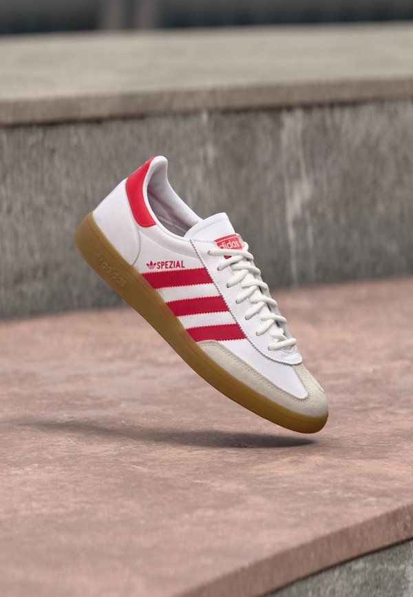 adidas Originals HANDBALL SPEZIAL BENFICA LISBOA SHOES - Trainers - white/better scarlet/red