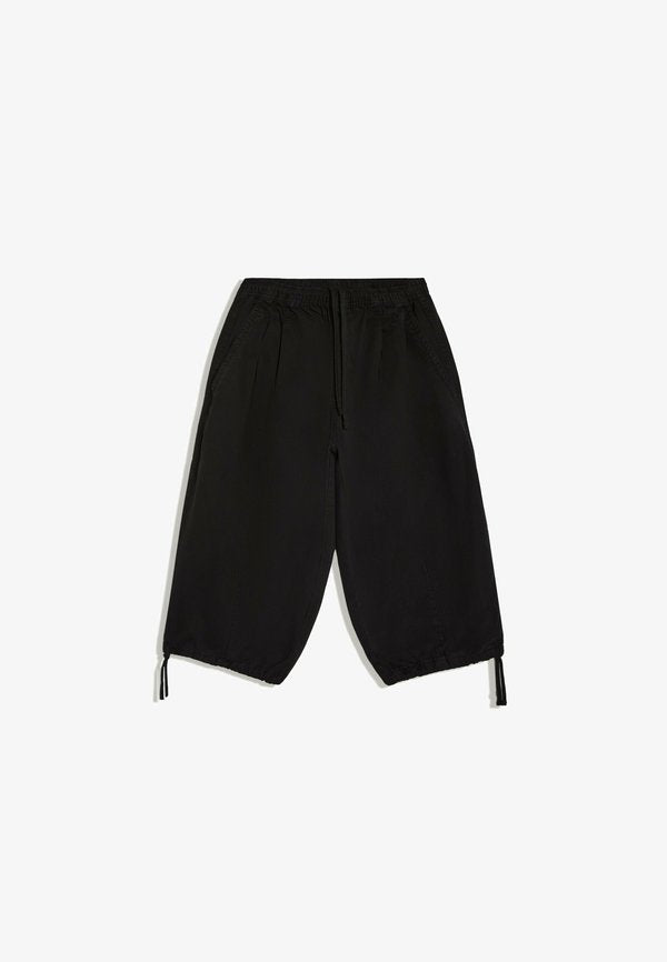Bershka BERMUDA - Shorts - black