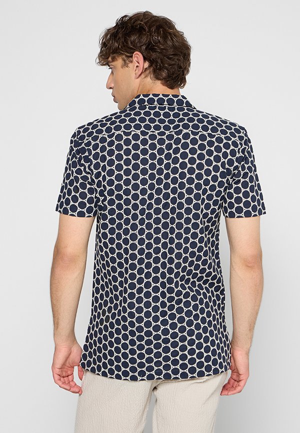 Lindbergh RELAXED FIT